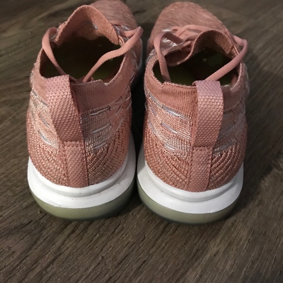 SALE‼️ Nike Air Zoom Fearless Flyknit Lux 👟👟👟 - Picture 3 of 7